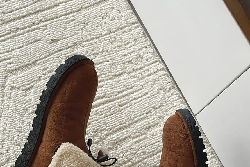 Lace-Up Fleece-Lined Short Snow Boots